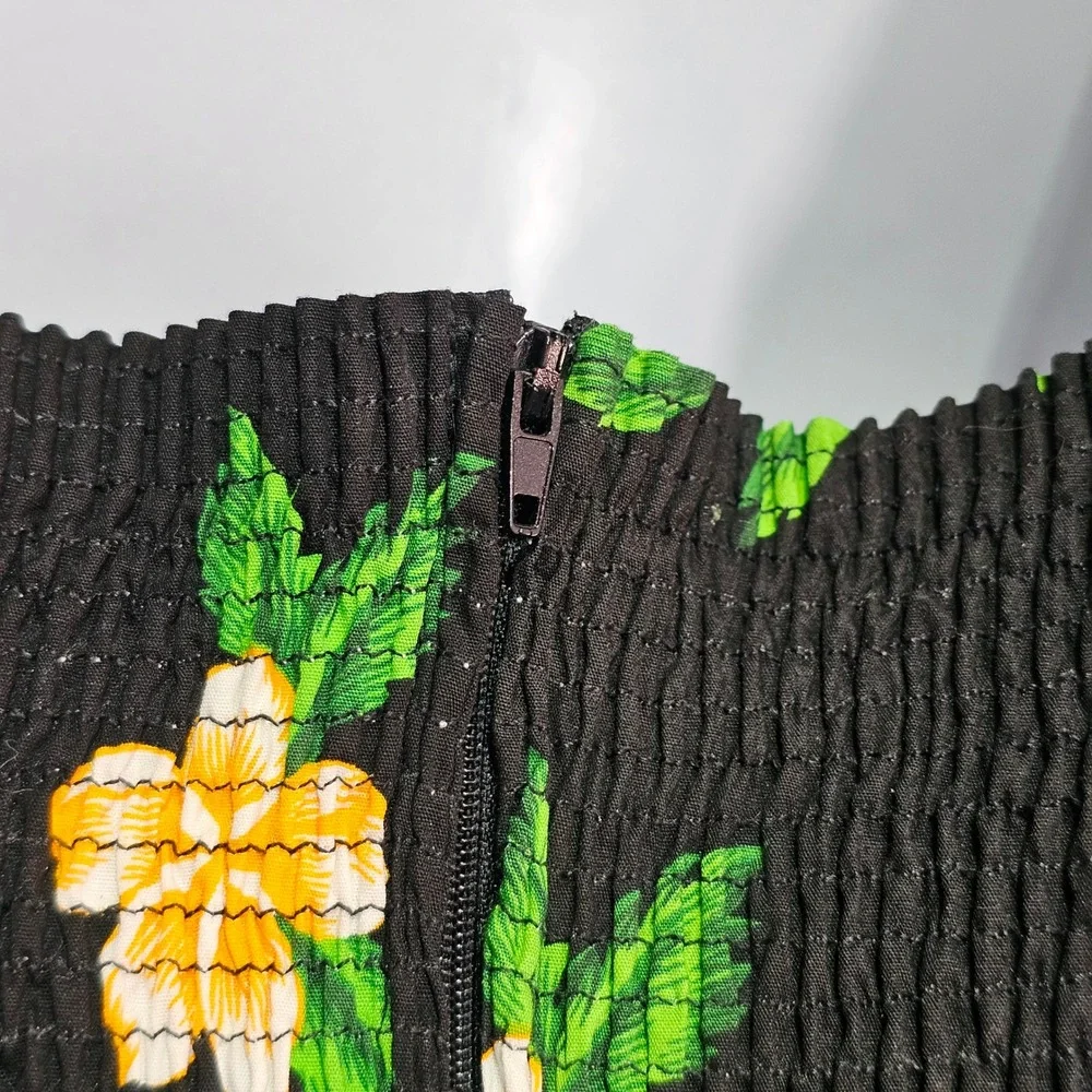 Vintage Royal Creations Hawaiian Dress‎ Black Red Hibiscus Floral Midi Smocked M